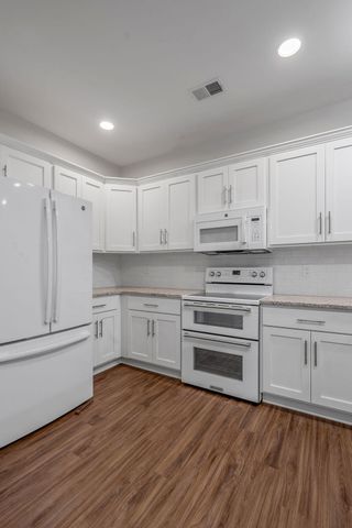 216 Sugartree Lane, Versailles, KY 40383