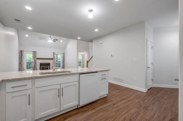 216 Sugartree Lane, Versailles, KY 40383