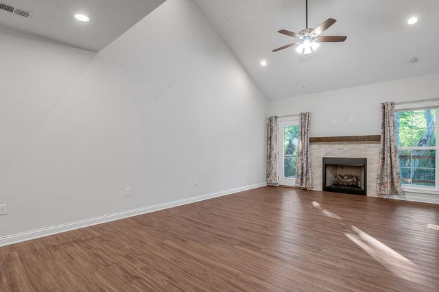 216 Sugartree Lane, Versailles, KY 40383