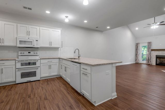 216 Sugartree Lane, Versailles, KY 40383