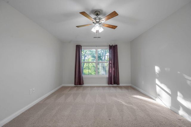 216 Sugartree Lane, Versailles, KY 40383