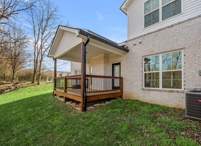 216 Sugartree Lane, Versailles, KY 40383