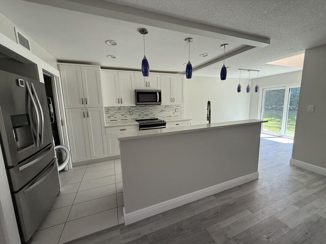 9951 W Atlantic Boulevard, Coral Springs, FL 33071