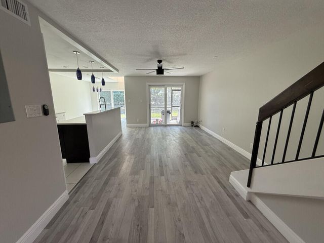 9951 W Atlantic Boulevard, Coral Springs, FL 33071