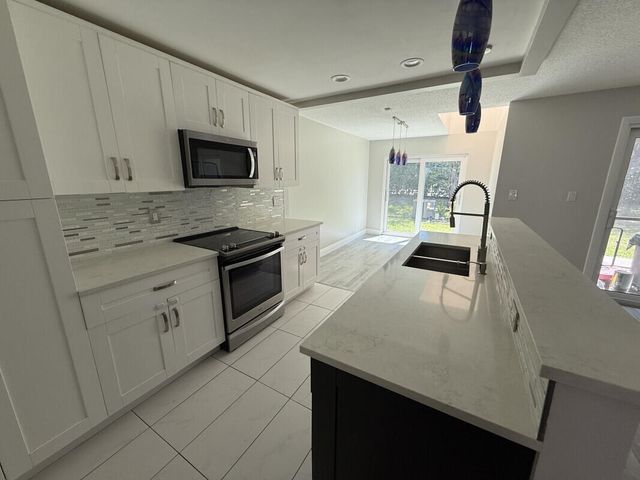 9951 W Atlantic Boulevard, Coral Springs, FL 33071