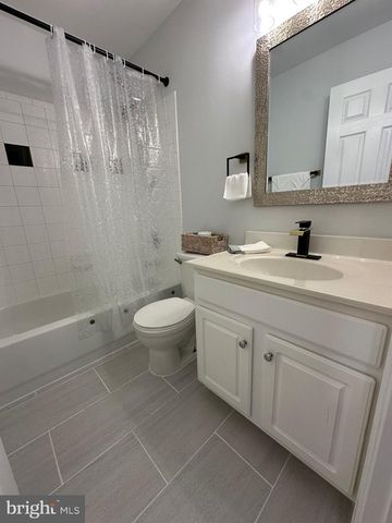43577 PATCHING POND SQ, Ashburn, VA 20147
