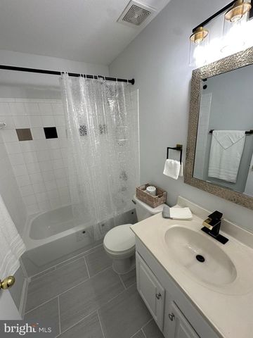 43577 PATCHING POND SQ, Ashburn, VA 20147