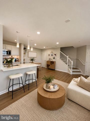 43577 PATCHING POND SQ, Ashburn, VA 20147