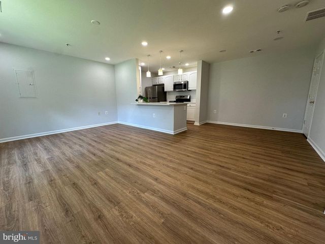 43577 PATCHING POND SQ, Ashburn, VA 20147