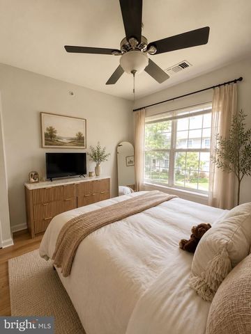 43577 PATCHING POND SQ, Ashburn, VA 20147