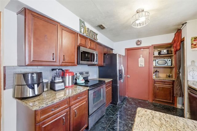 3027 QUEENSGATE ROAD, Orlando, FL 32818