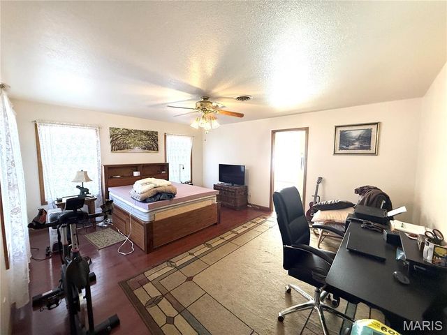 10745 Ridgely Road, Potosi, MO 63664