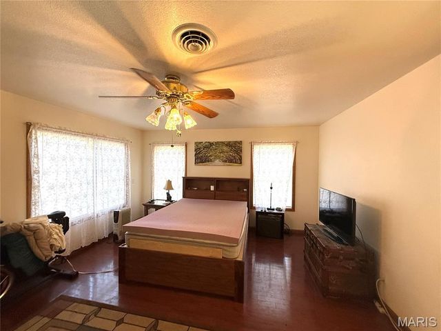 10745 Ridgely Road, Potosi, MO 63664