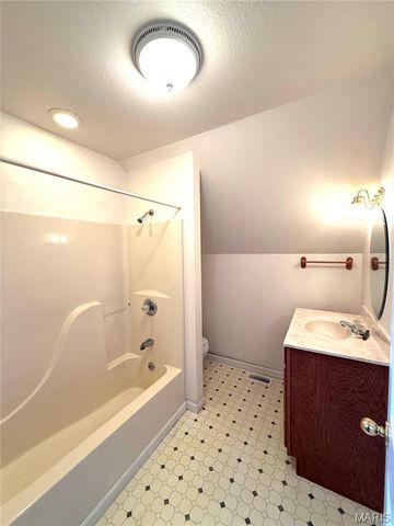 10745 Ridgely Road, Potosi, MO 63664