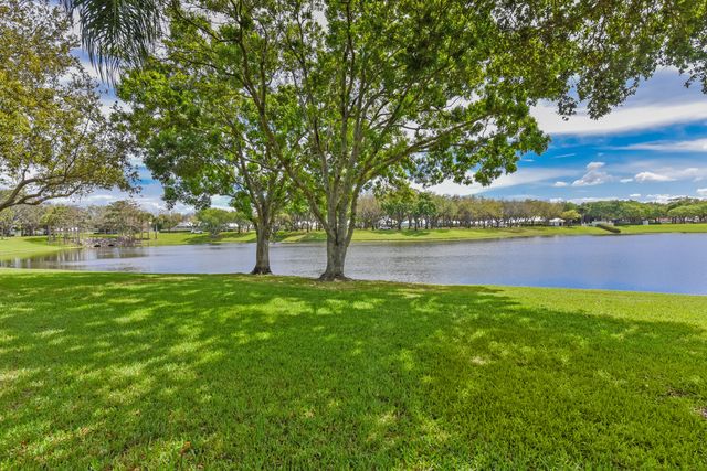 2305 SW Essex Court, Palm City, FL 34990