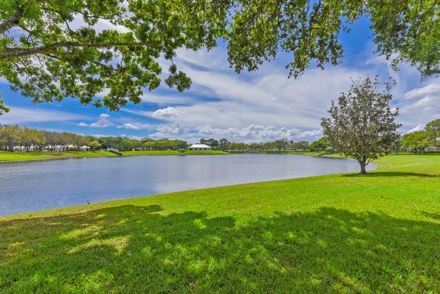 2305 SW Essex Court, Palm City, FL 34990