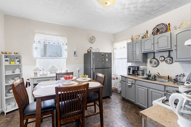 8 Elder St, Boston, MA 02125