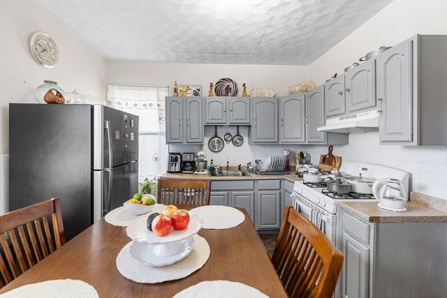 8 Elder St, Boston, MA 02125