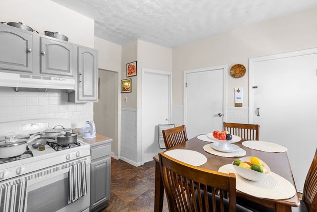 8 Elder St, Boston, MA 02125