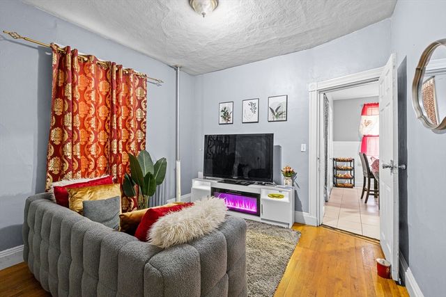 8 Elder St, Boston, MA 02125