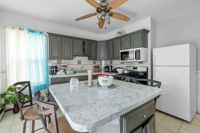 8 Elder St, Boston, MA 02125