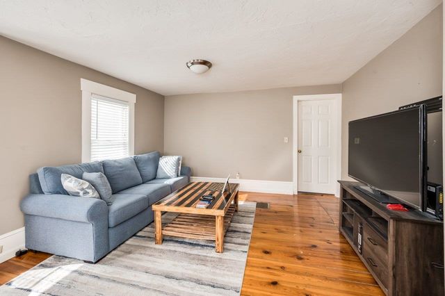 202 Beacon Hill Road, Pembroke, NH 03275