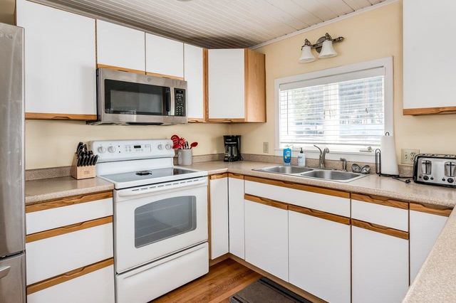 202 Beacon Hill Road, Pembroke, NH 03275