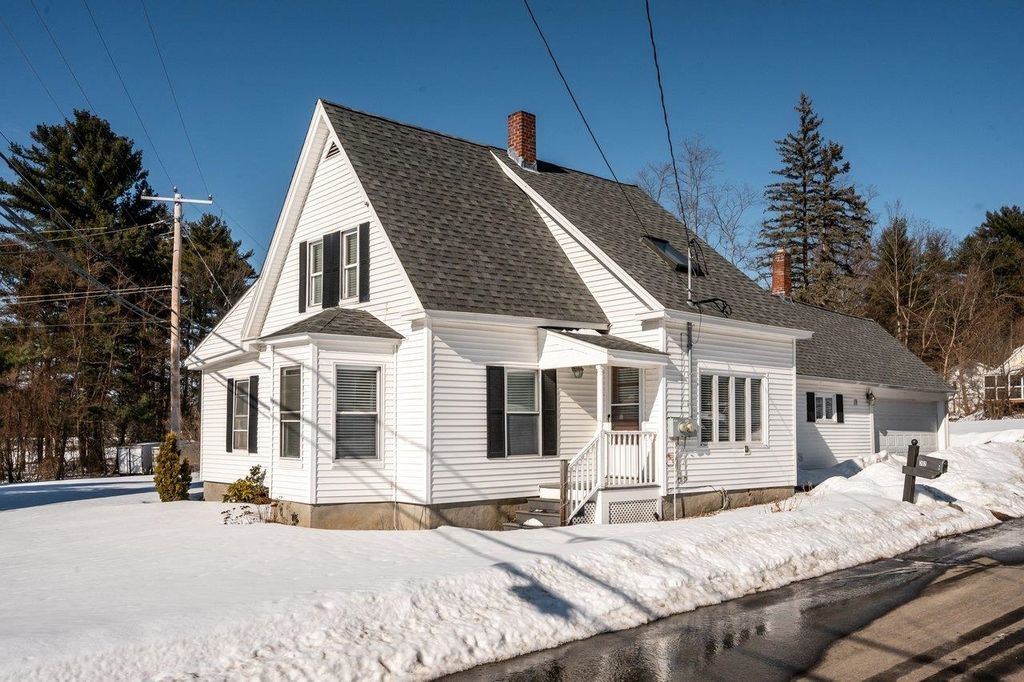 202 Beacon Hill Road, Pembroke, NH 03275
