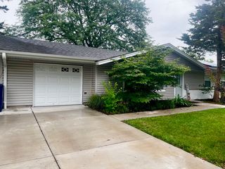 225 Webster Lane, Schaumburg, IL 60193