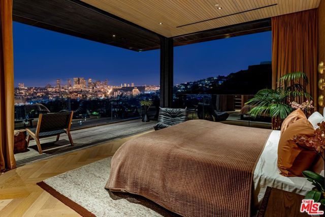 1851 N Stanley Avenue, Los Angeles, CA 90046