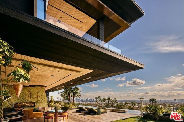 1851 N Stanley Avenue, Los Angeles, CA 90046