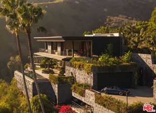 1851 N Stanley Avenue, Los Angeles, CA 90046