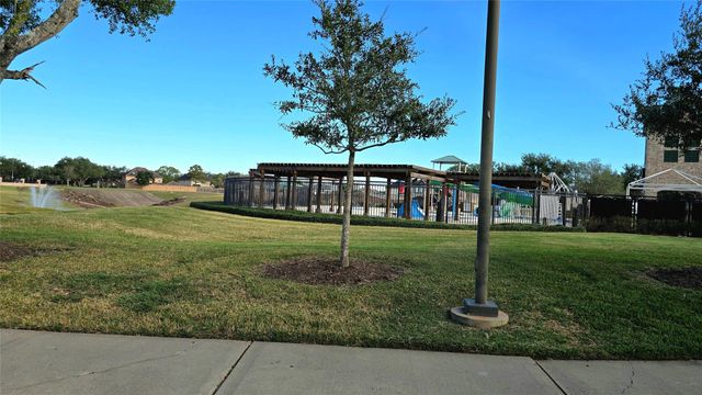 2411 Linden Bluff Court, Sugar Land, TX 77479