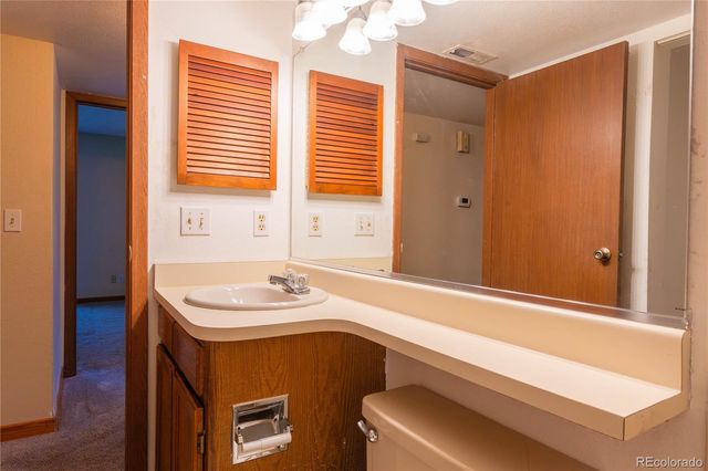 901 S Zeno Way 102, Aurora, CO 80017