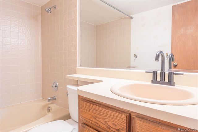 901 S Zeno Way 102, Aurora, CO 80017