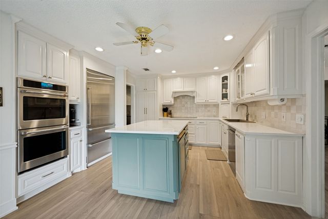 909 Edgecliff Drive, Bedford, TX 76022