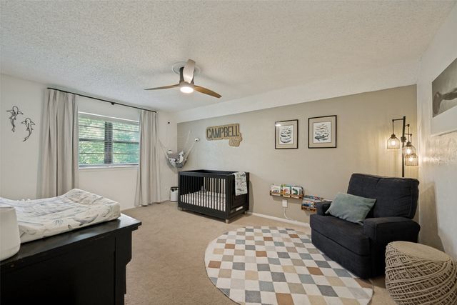 909 Edgecliff Drive, Bedford, TX 76022