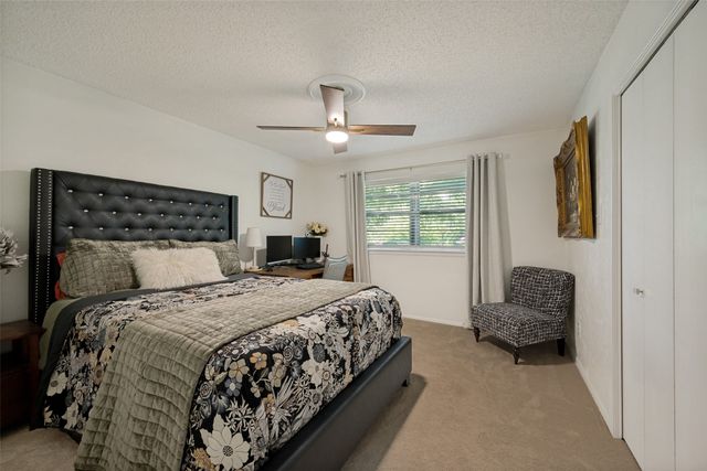 909 Edgecliff Drive, Bedford, TX 76022