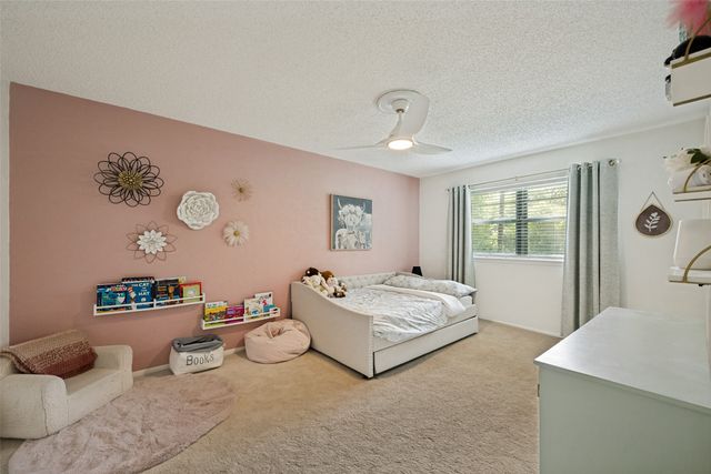 909 Edgecliff Drive, Bedford, TX 76022