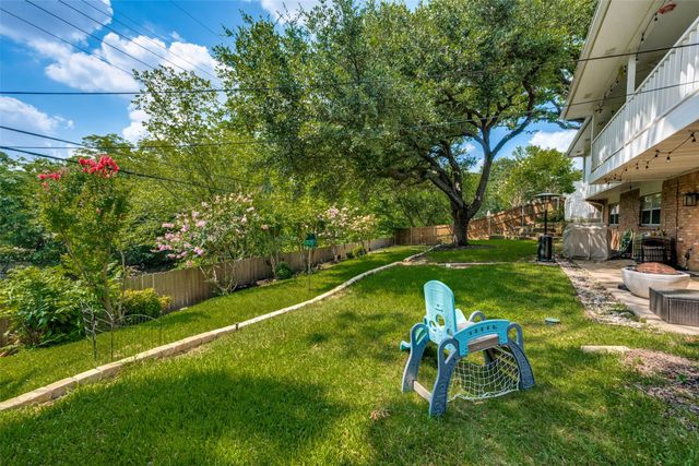 909 Edgecliff Drive, Bedford, TX 76022
