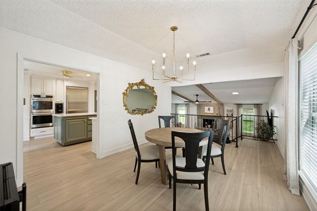 909 Edgecliff Drive, Bedford, TX 76022