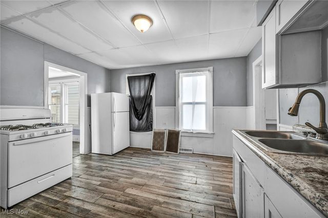 3405 Roehl Avenue, Cleveland, OH 44109