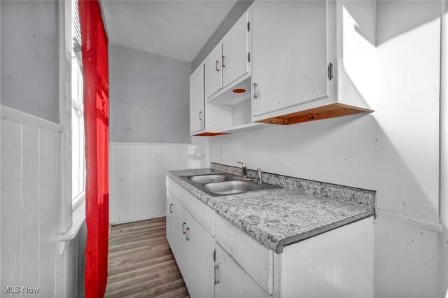 3405 Roehl Avenue, Cleveland, OH 44109