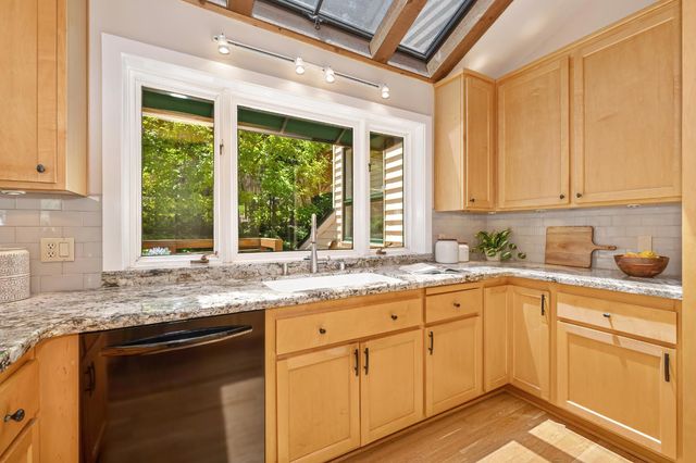 409 Olive Orchard Dr, Auburn, CA 95603