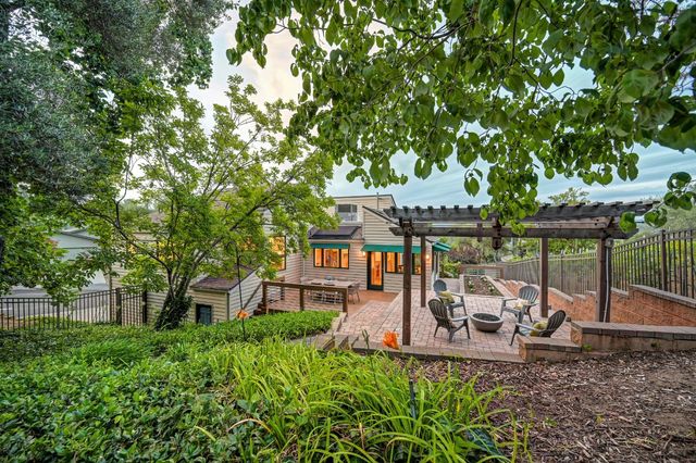 409 Olive Orchard Dr, Auburn, CA 95603