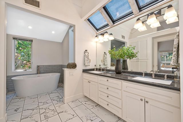 409 Olive Orchard Dr, Auburn, CA 95603