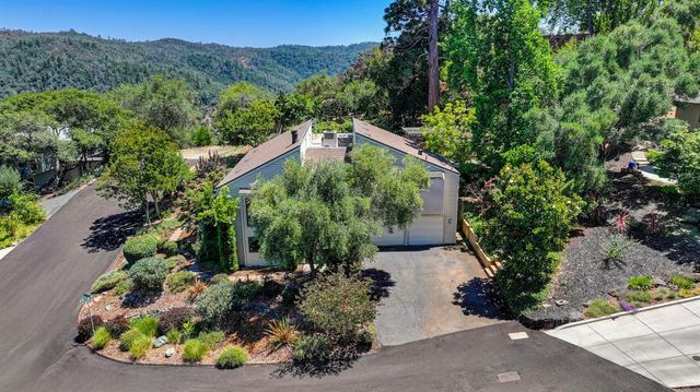 409 Olive Orchard Dr, Auburn, CA 95603