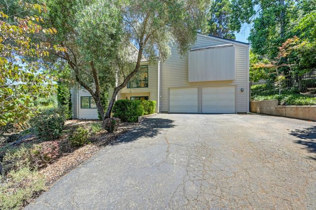 409 Olive Orchard Dr, Auburn, CA 95603