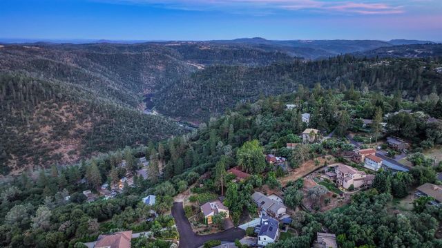 409 Olive Orchard Dr, Auburn, CA 95603