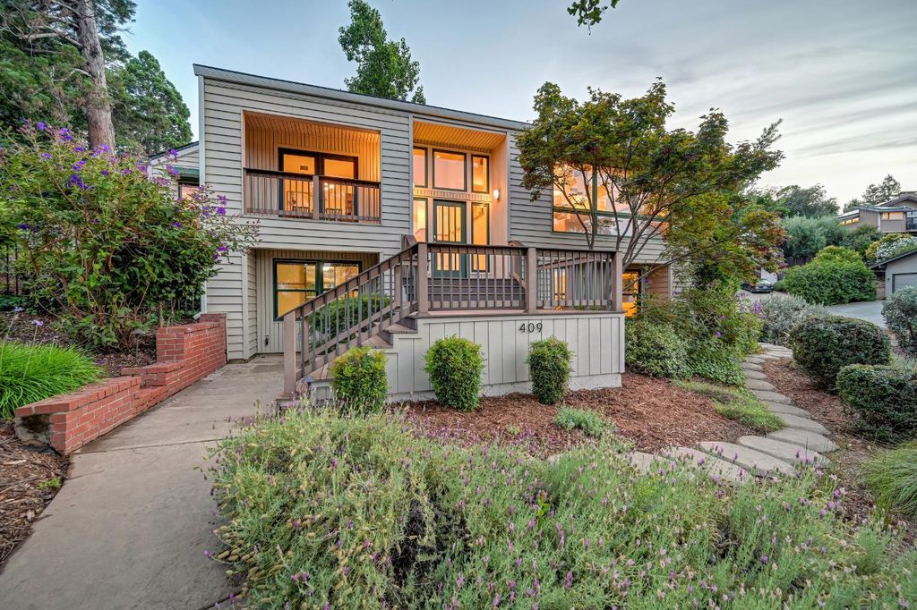 409 Olive Orchard Dr, Auburn, CA 95603
